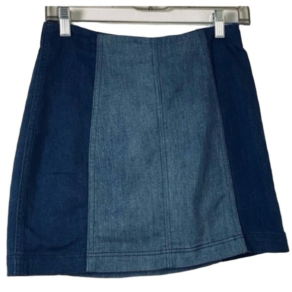 Free People Denim Mini Skirt. Blue. Sz 4. - Picture 9 of 9